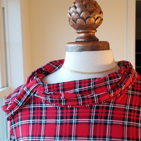💋Frumos Plaid Tulip Hem Cowl Neck Tunic small size available only - Picture 5 of 8